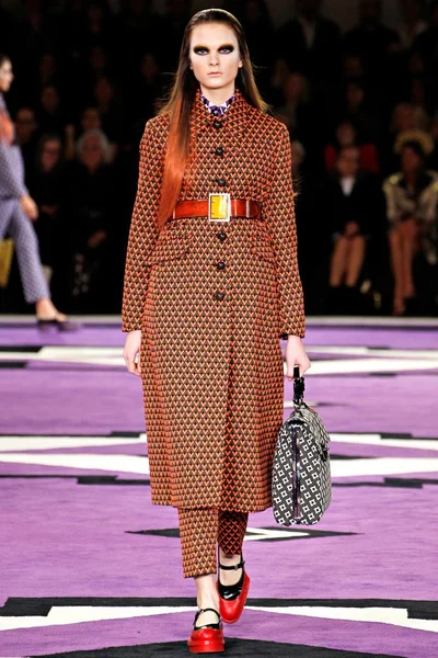Look 11